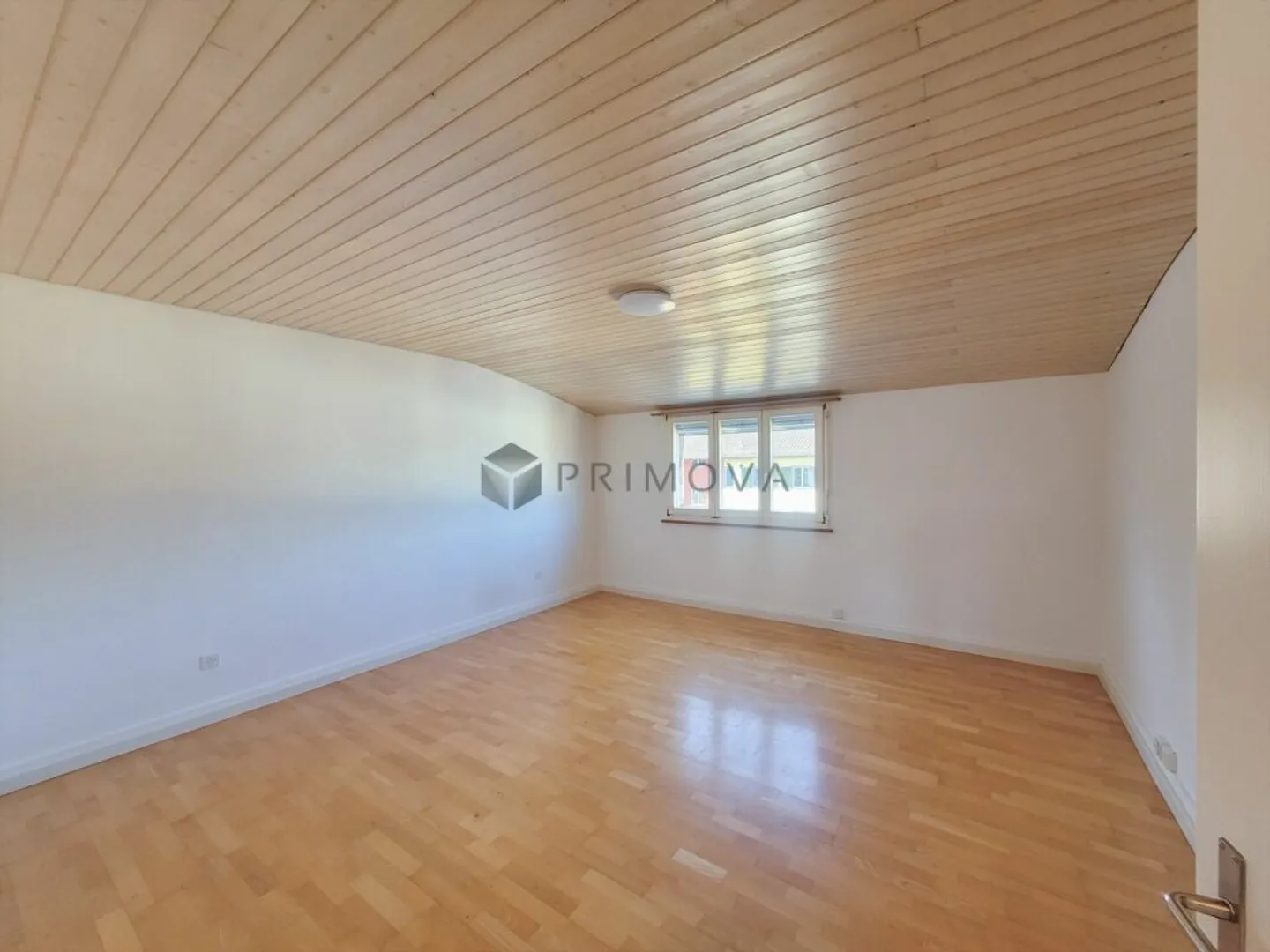 Geräumige Dachgeschosswohnung - Foto 5 von 12