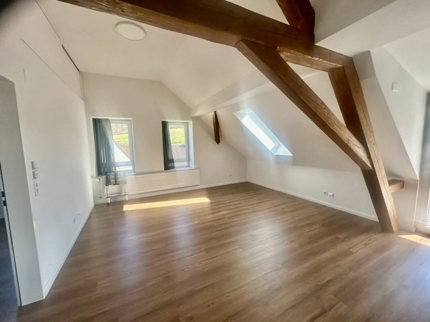 Charming Apartment in Quiet Area - Photo 2 of 7