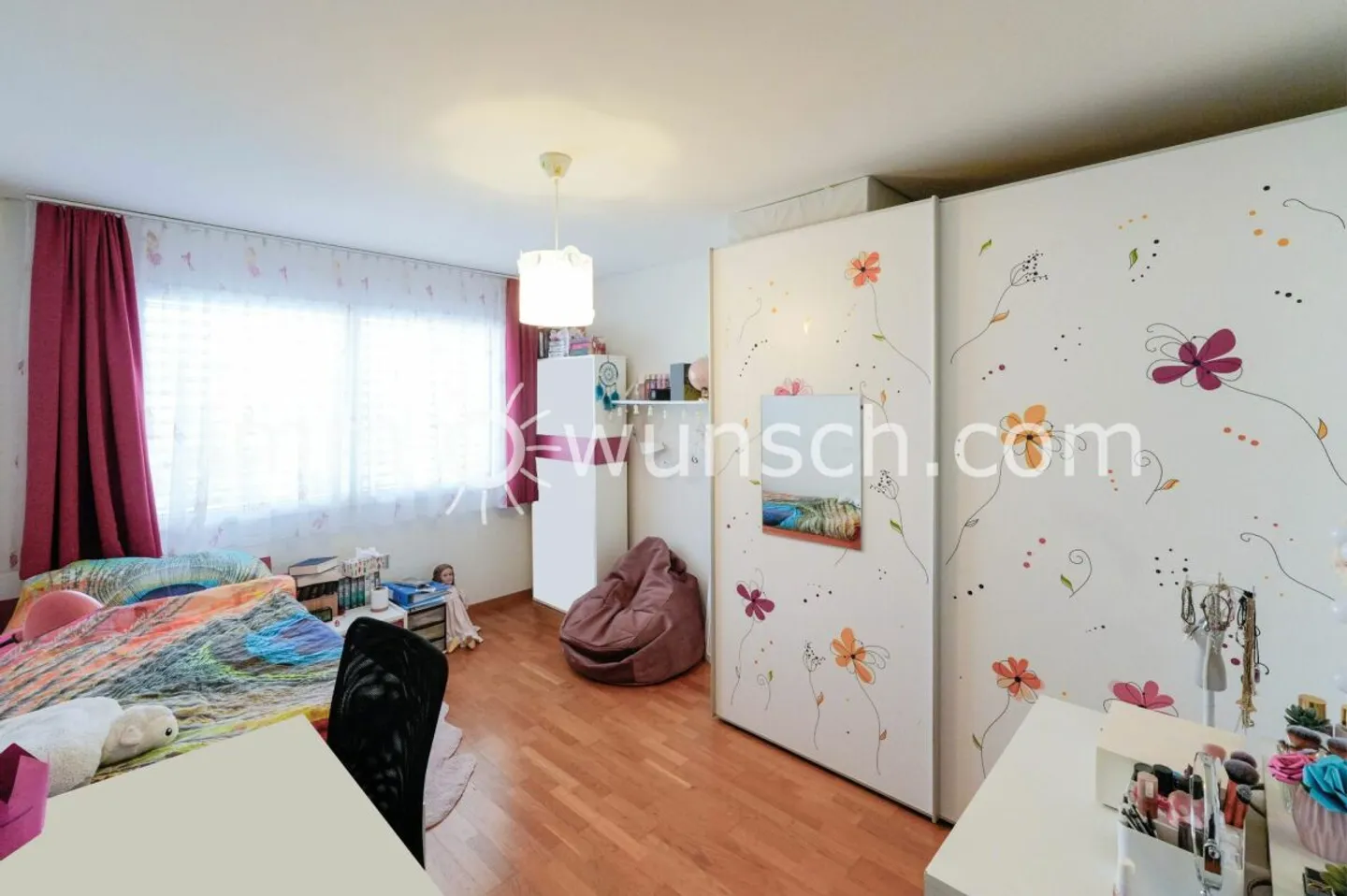 L'opportunité : moderne appartement en copropriété de 4 ½ pièces, avec balcon, vue sur la verdure, ainsi qu'une buanderie privée, 2 x places de parking dans le garage souterrain - Photo 7 sur 12