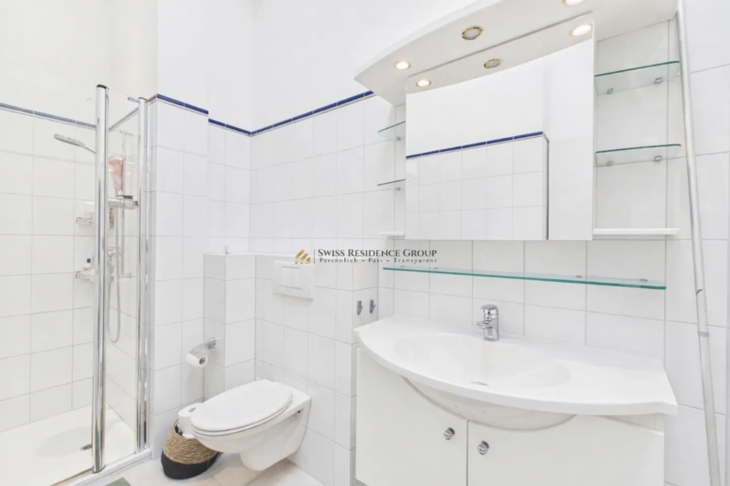 Incantevole casa a schiera con vista parziale sul lago in una posizione ambita a Oberrieden - Foto 10 di 13