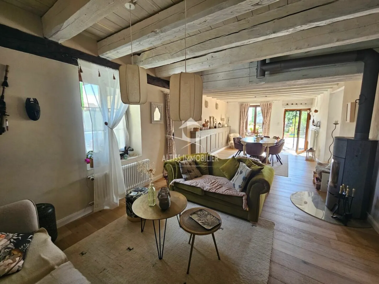 Charming fully renovated house - Photo 8 of 13