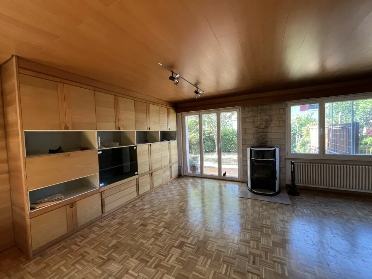 Corner Townhouse in a Family-Friendly Residential Area - Photo 4 of 12