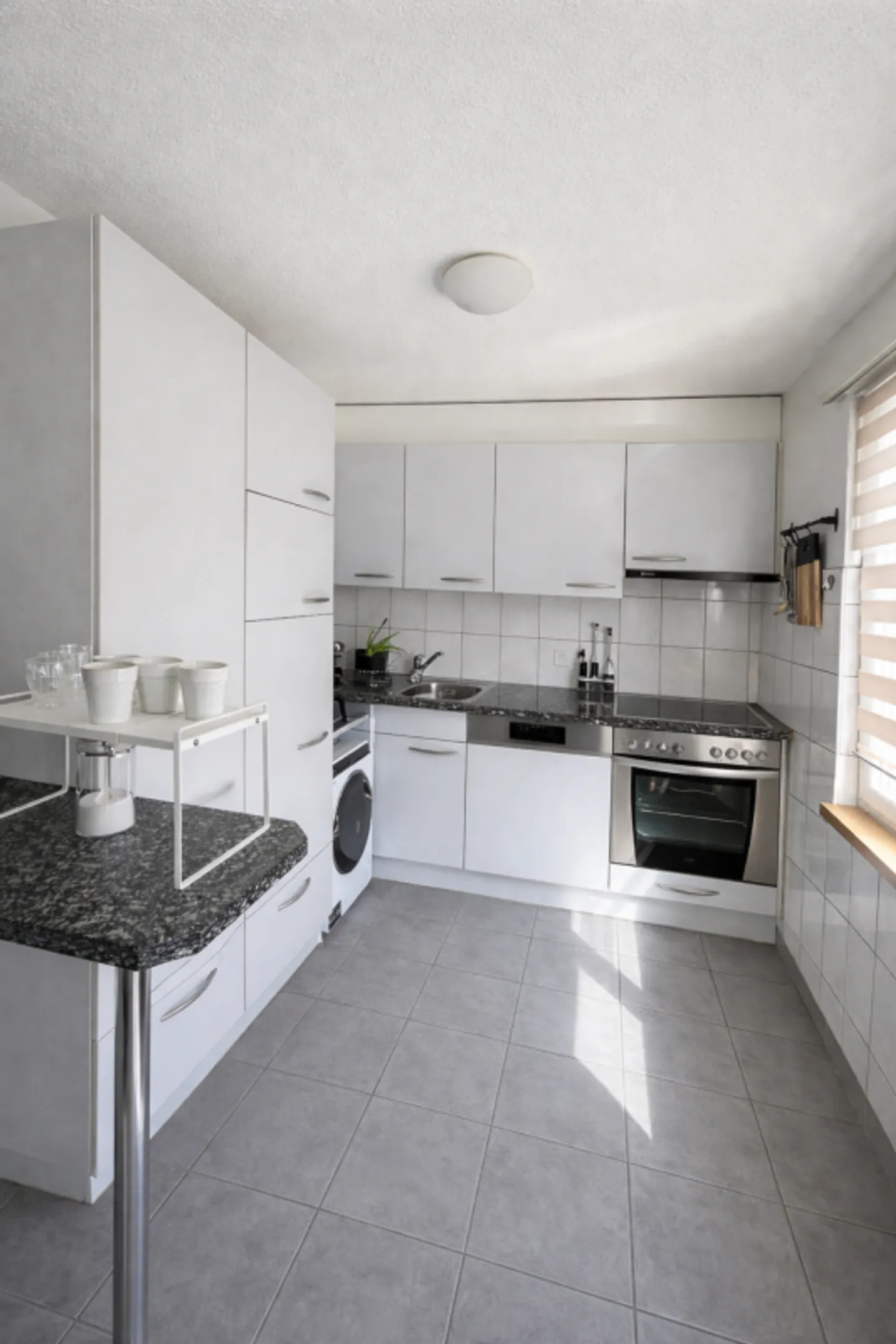 Appartement 3.5 pièces abordable et confortable dans un endroit calme - Photo 2 sur 9