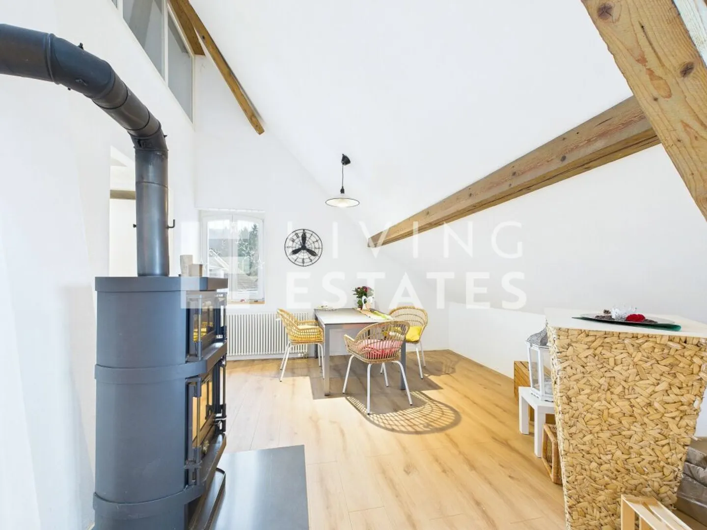 VIVRE SUR DEUX ÉTAGES - LUMIÈRE, CHARME &amp; VUE - Photo 2 sur 13