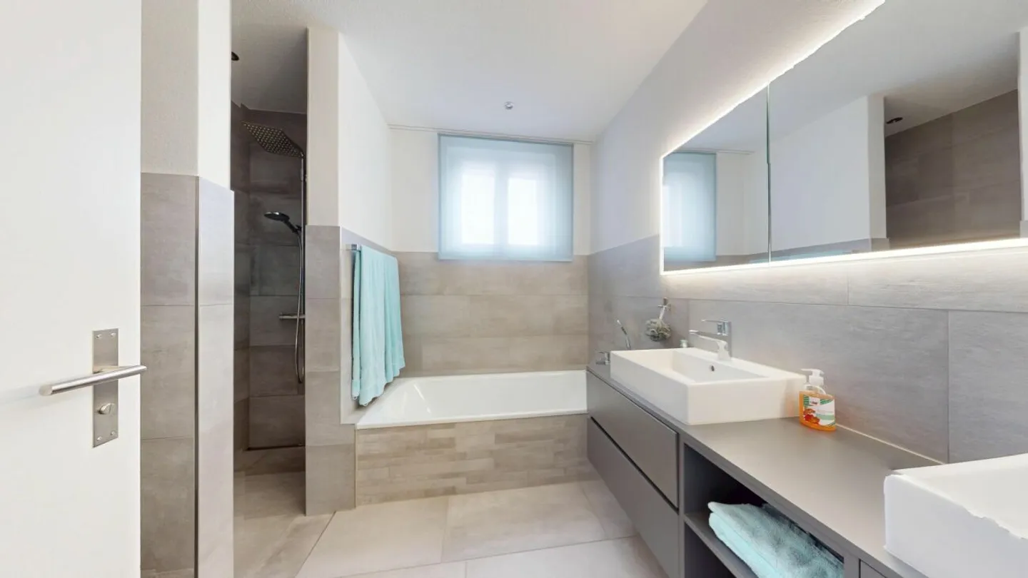 Appartamento duplex di 5.5 locali come nuovo con camino e garage doppio - Foto 10 di 13