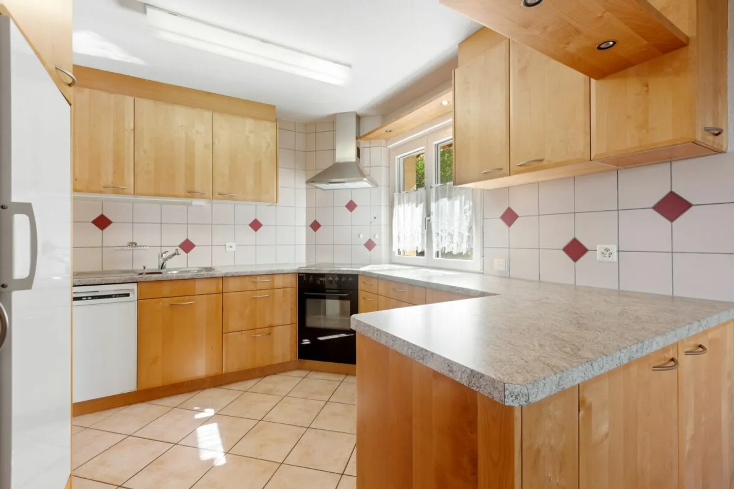 Grosszügiges 6½-Zimmer-Einfamilienhaus mit Doppelgarage - Photo 10 of 13
