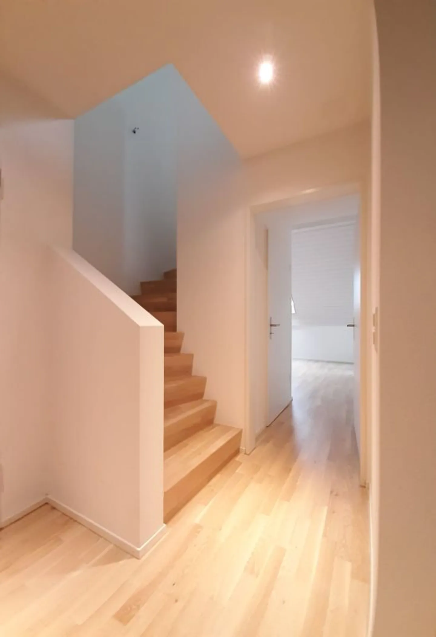 Modern 5.5-room maisonette apartment in a central location - Photo 5 of 13
