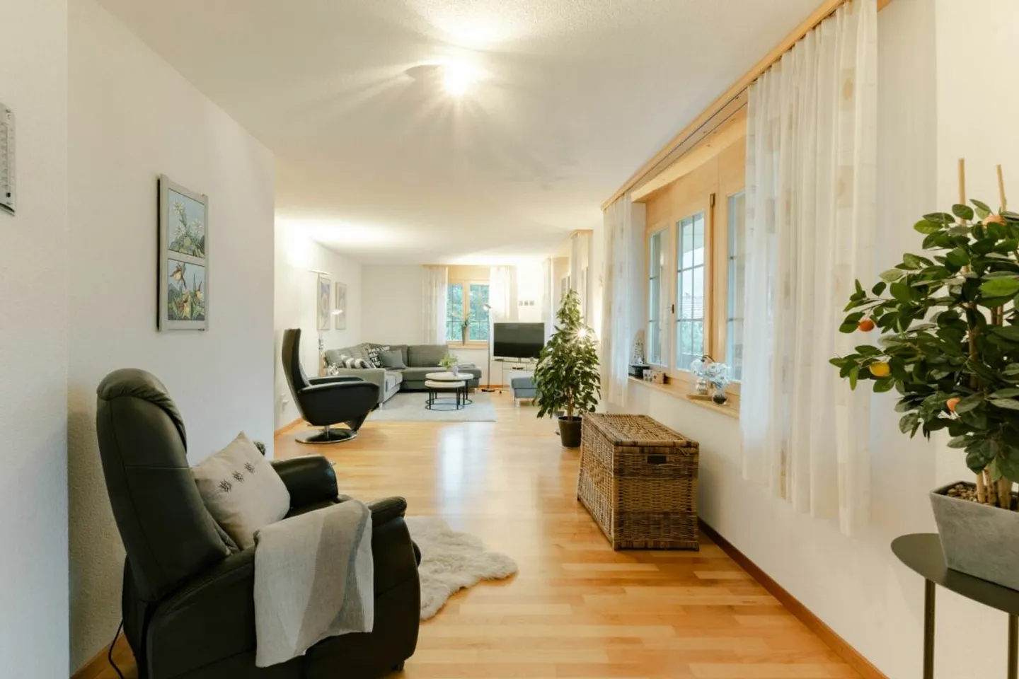 Spacious 4.5-room apartment in Chalet Gemel with mountain view - Photo 9 of 13