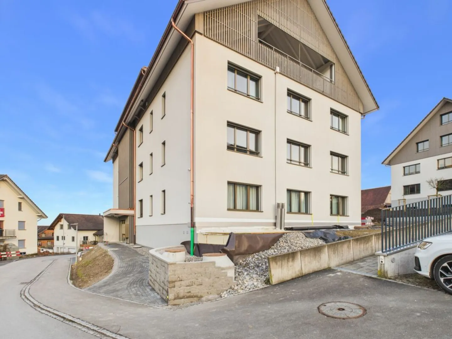 Modern and bright with high-quality finishing standards - Photo 13 of 13