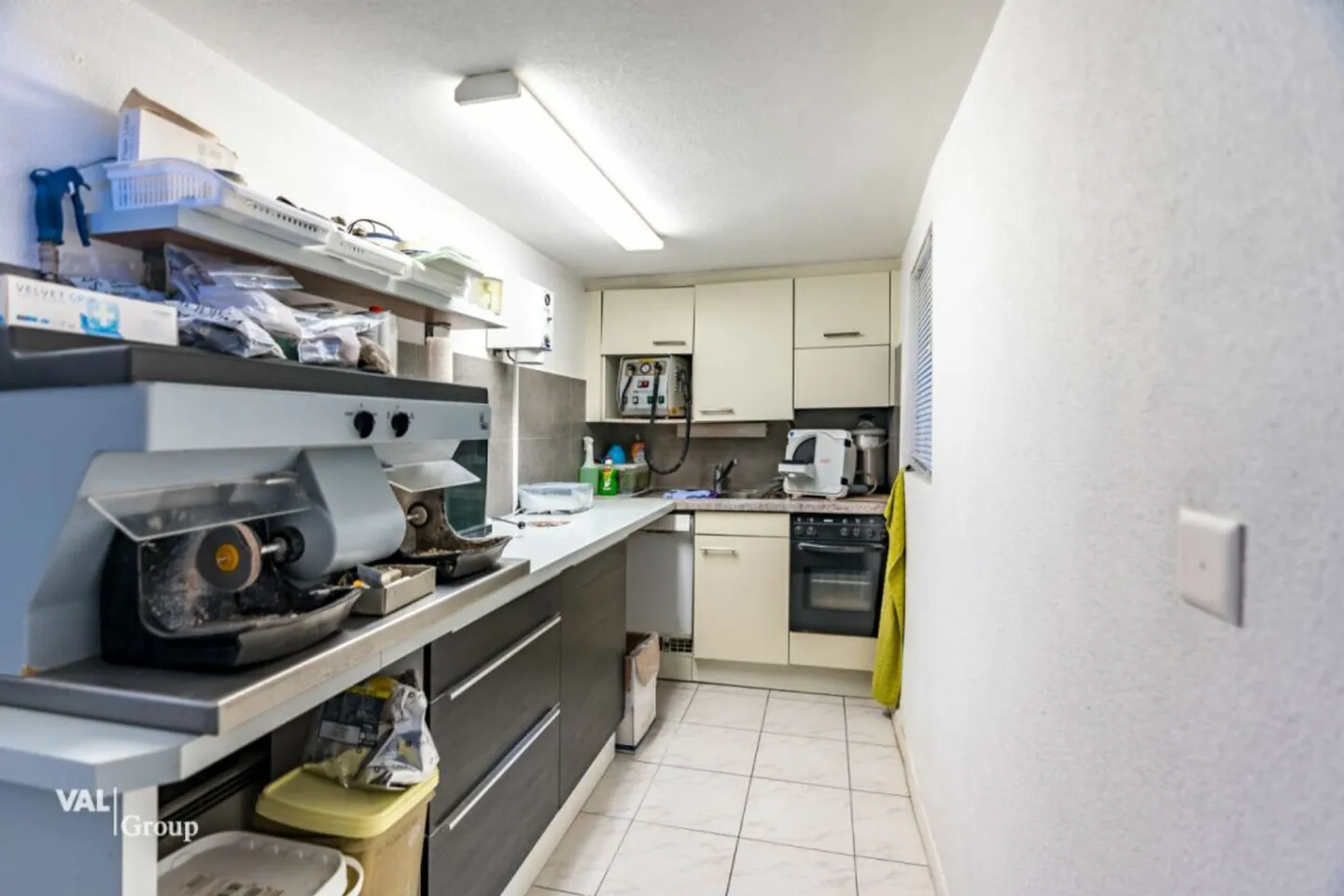 Charming residential and commercial property in prime central location in Brig - Photo 9 of 13