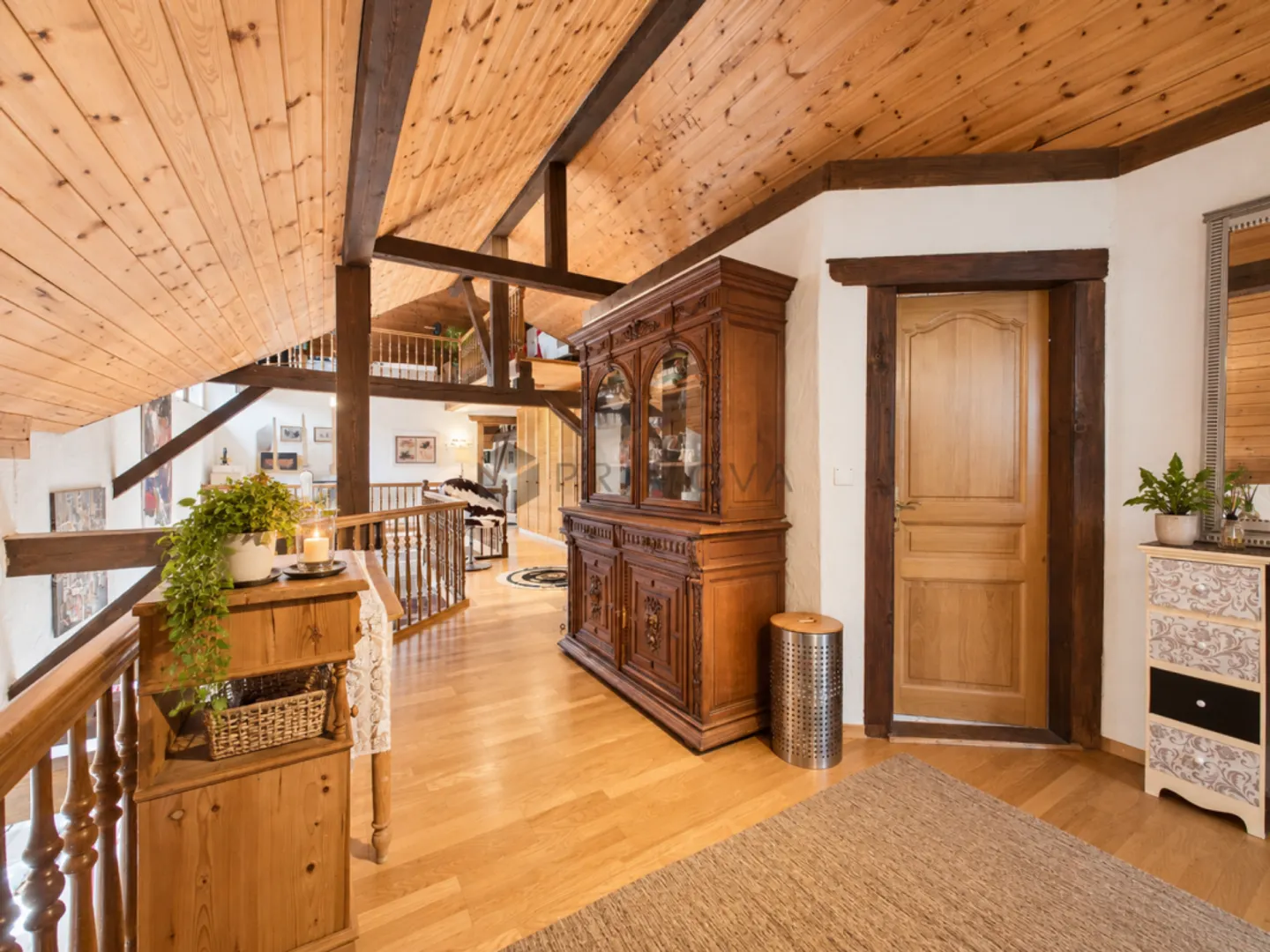 Besonderes Wohngefühl! Maisonette mit Galerie und Cheminée - Foto 7 von 13