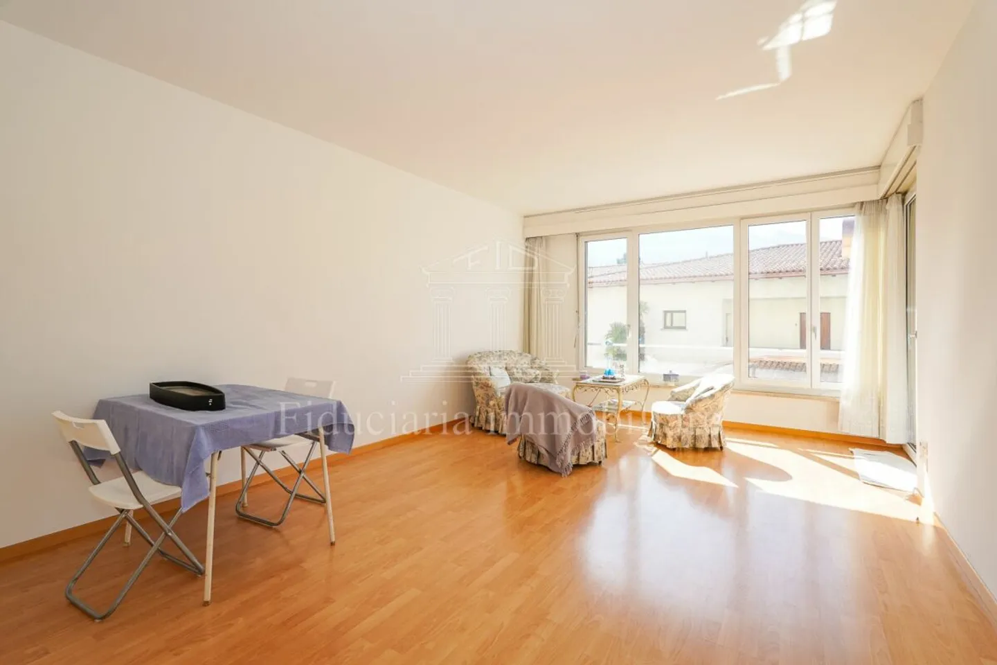 ASCONA - Cozy 2.5-Room Apartment - Photo 3 of 6