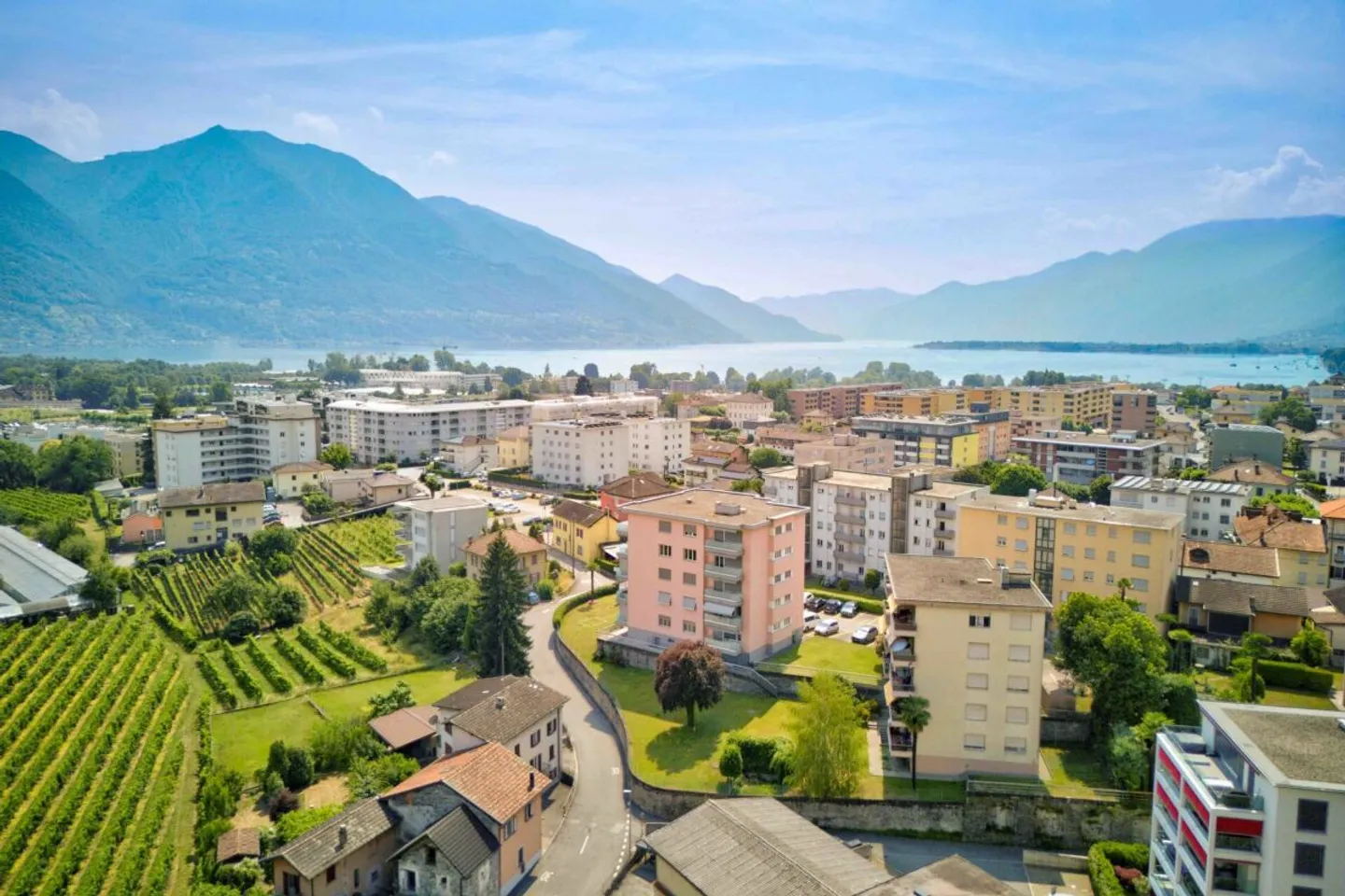 Appartement de vacances de 3,5 pièces bien entretenu au bord du lac Majeur à Tenero - Photo 1 sur 13