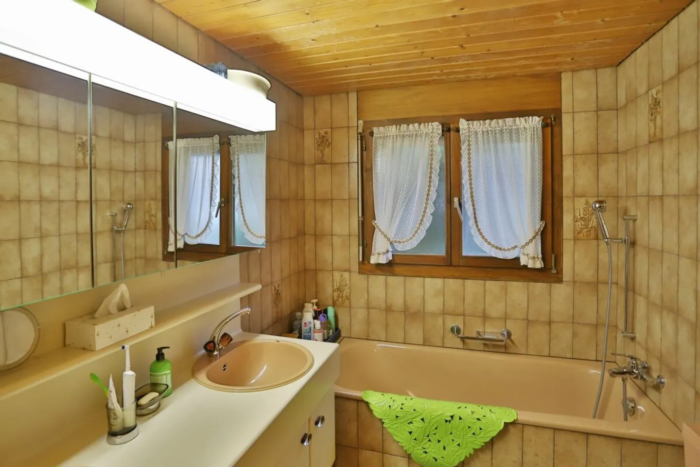 Spazioso e soleggiato - Casa unifamiliare con vista mozzafiato - Foto 9 di 12