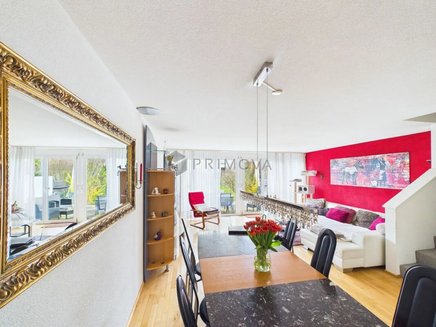 Incantevole Casa Familiare con Giardino - Foto 3 di 8