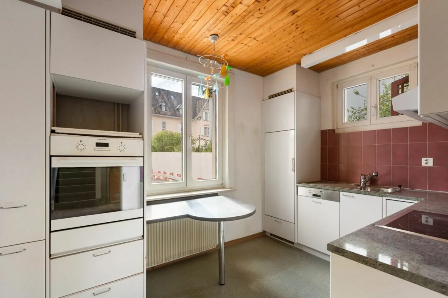 Charming 5½-room detached house in a central location - Photo 3 of 13