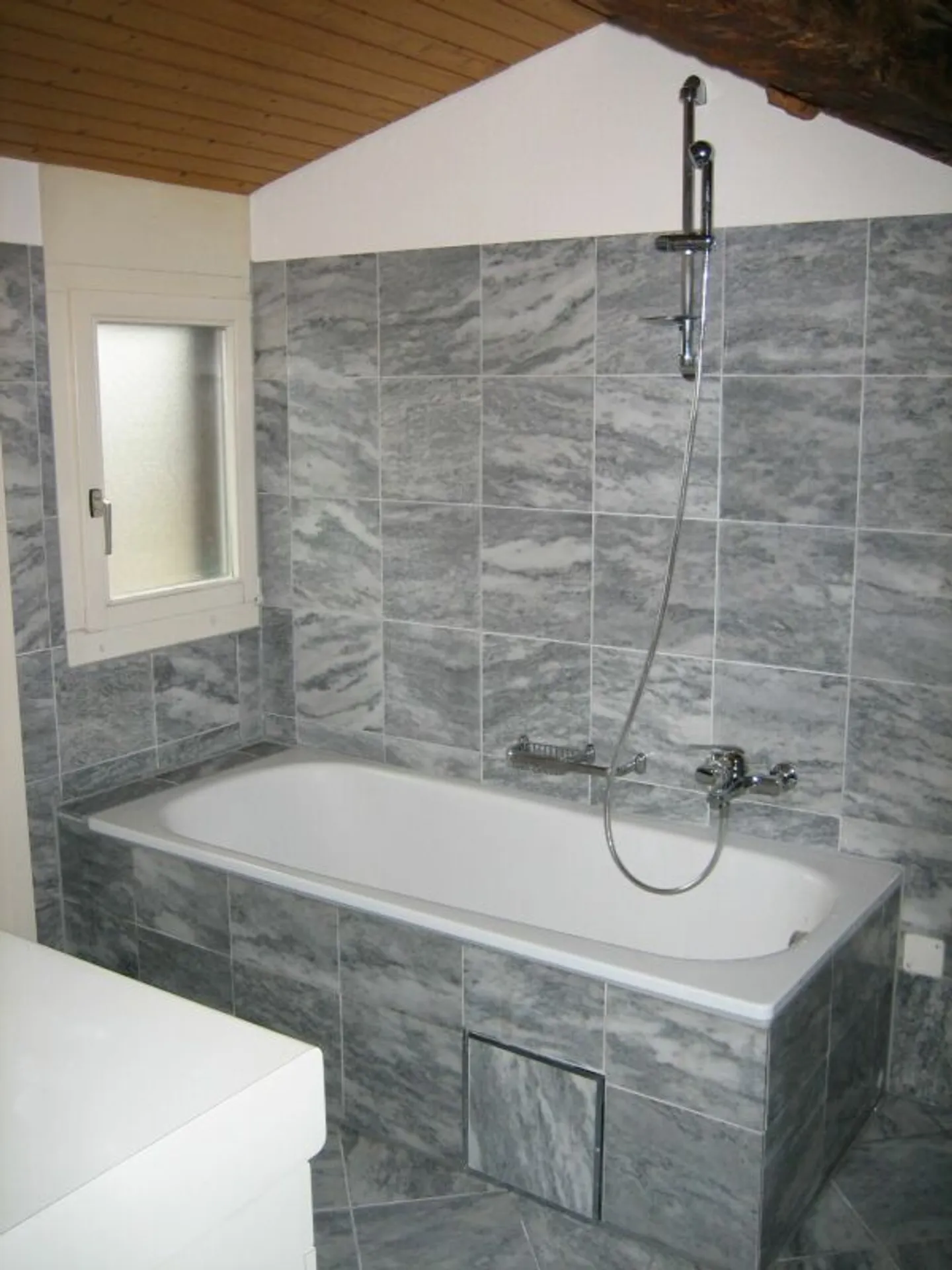 Cozy Attic Apartment with Soapstone Stove - Photo 9 of 11