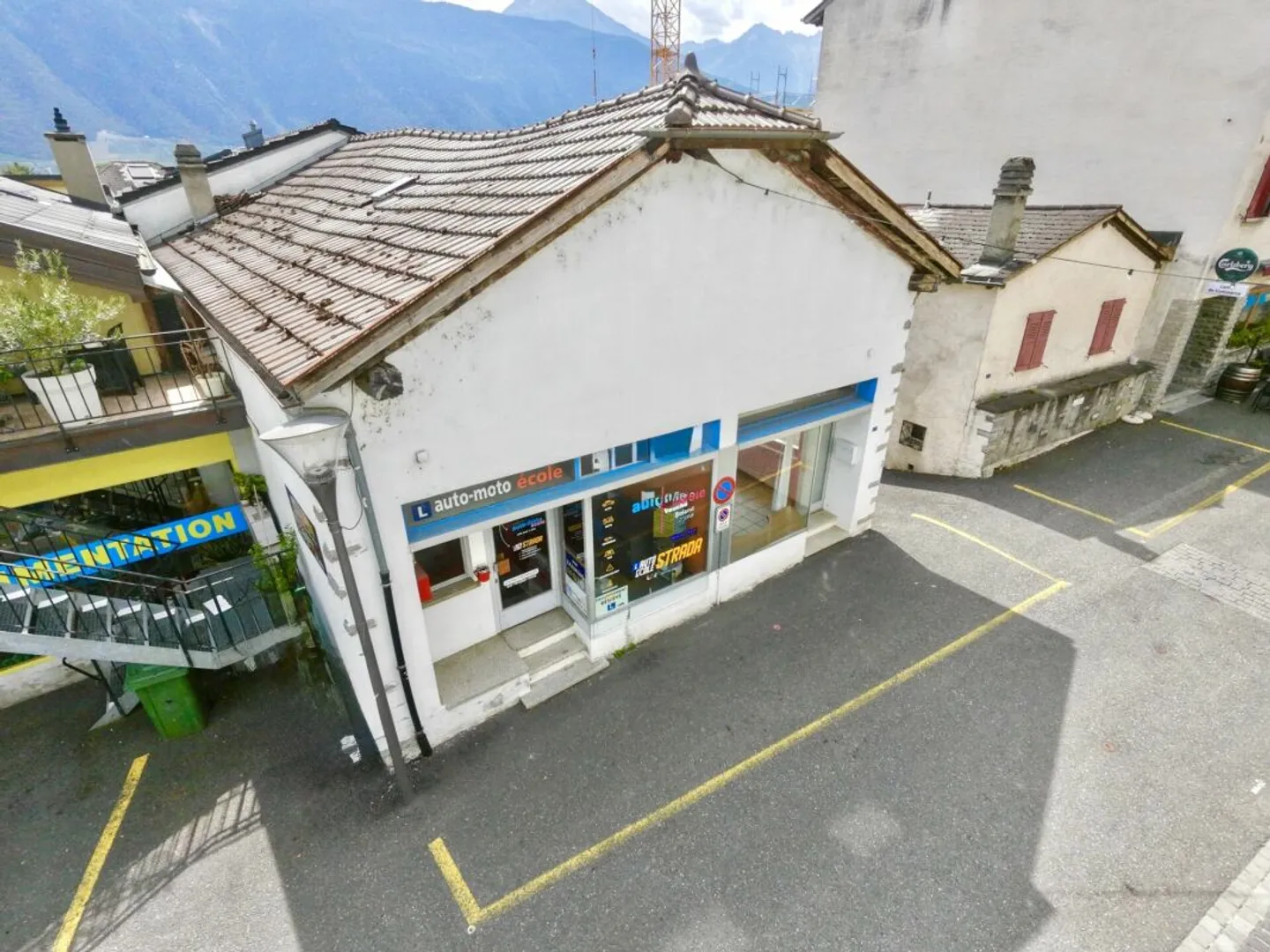 Maison au coeur de Fully avec fort potentiel - Photo 5 sur 13
