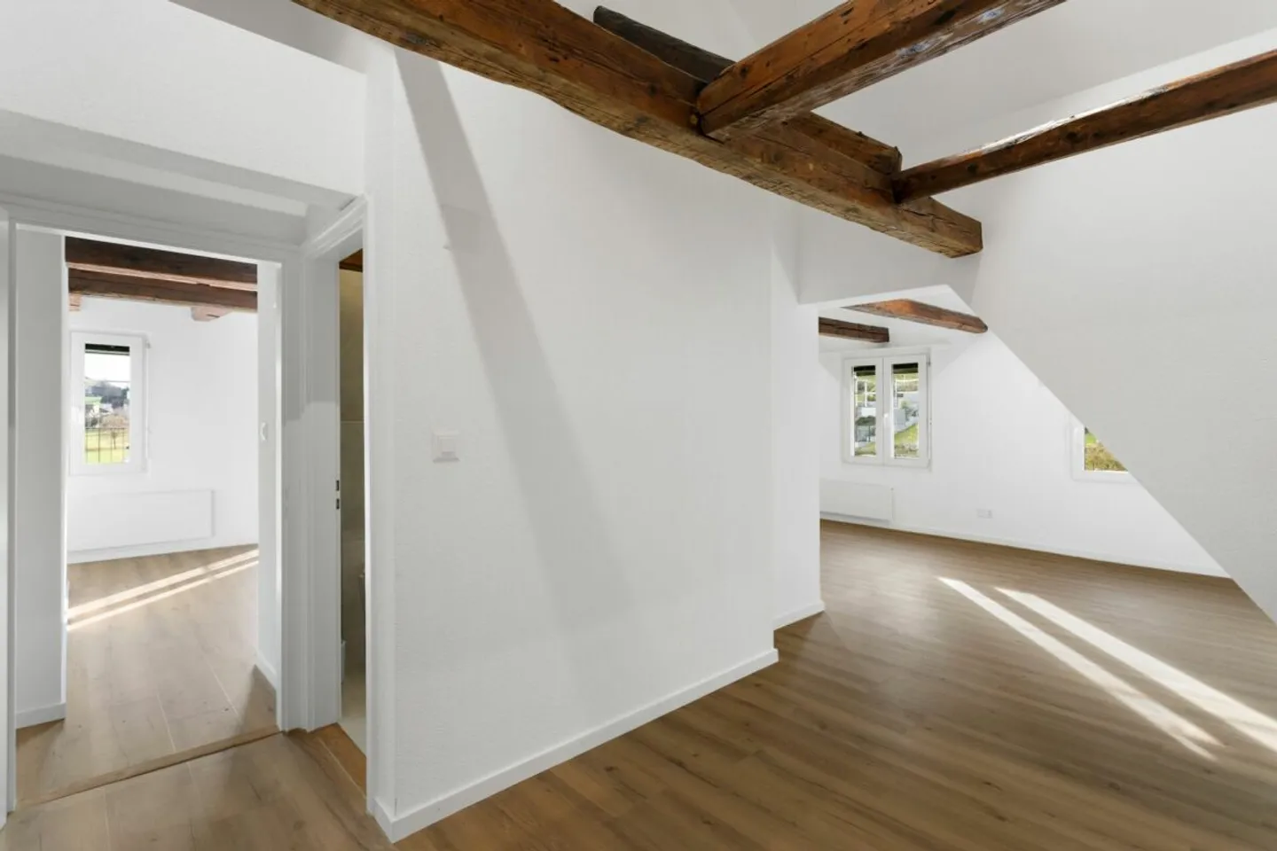 First rental: 2.5-room designer apartment - Photo 4 of 9