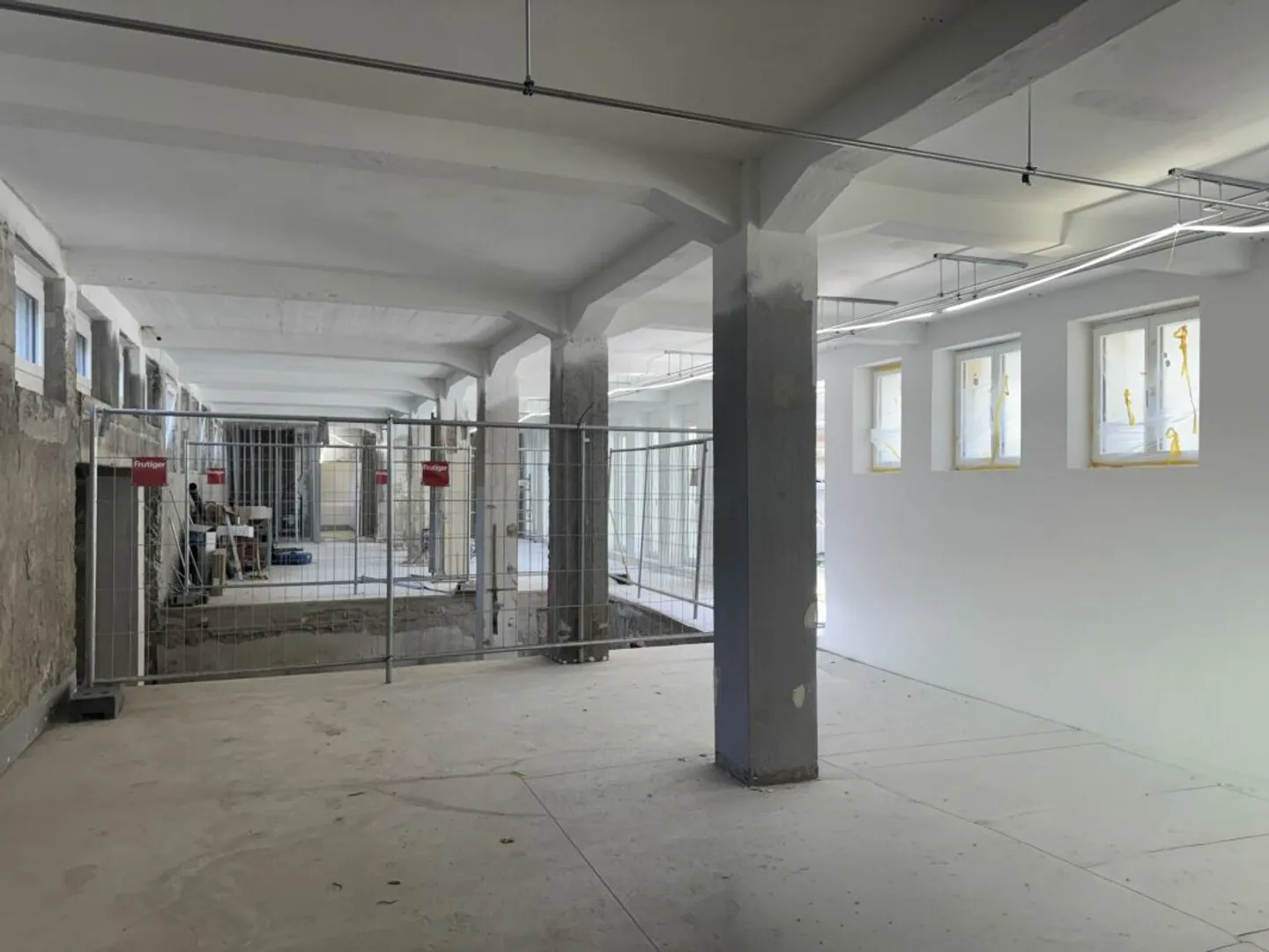 Spazio commerciale esclusivo in posizione privilegiata a Thun - Foto 3 di 6