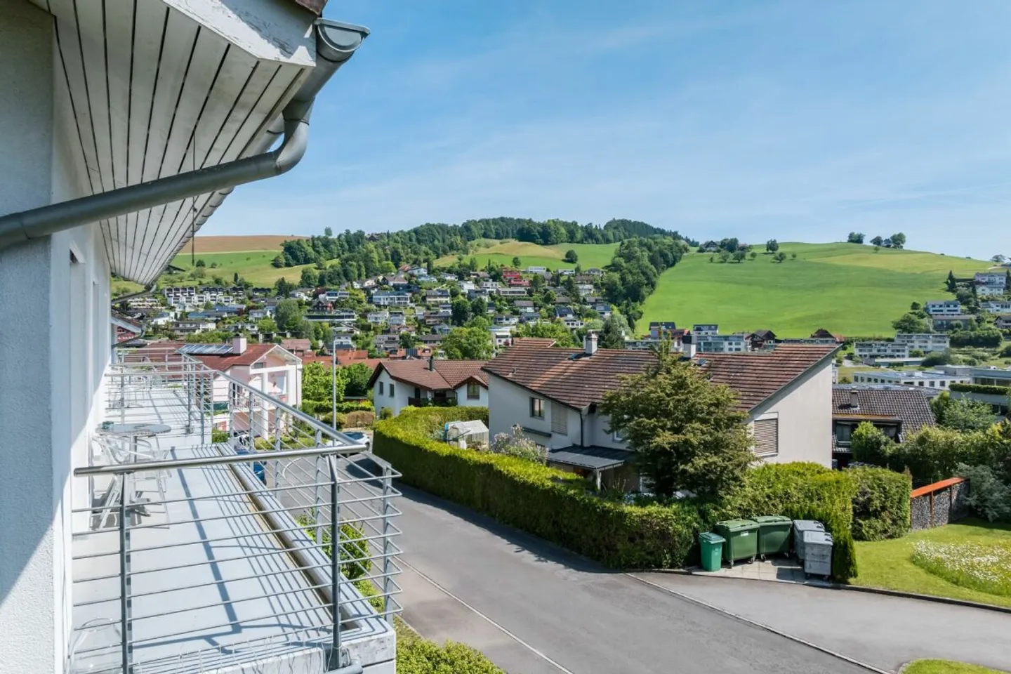 Quiet Living in a House with Beautiful Views - Photo 2 of 7