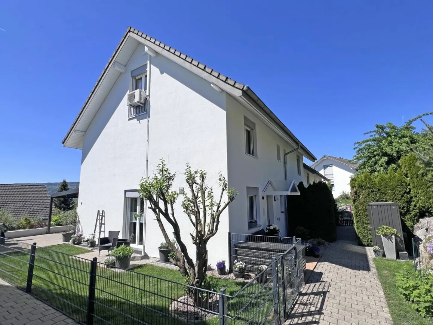Vivre avec cœur : Maison d'angle élégante dans un quartier familial calme - Photo 5 sur 11