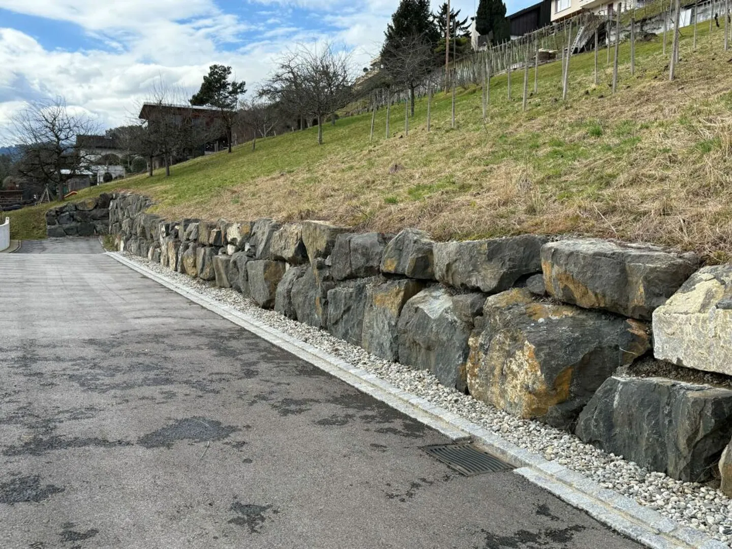 Grundstück an sonniger Hanglage - Foto 2 von 5