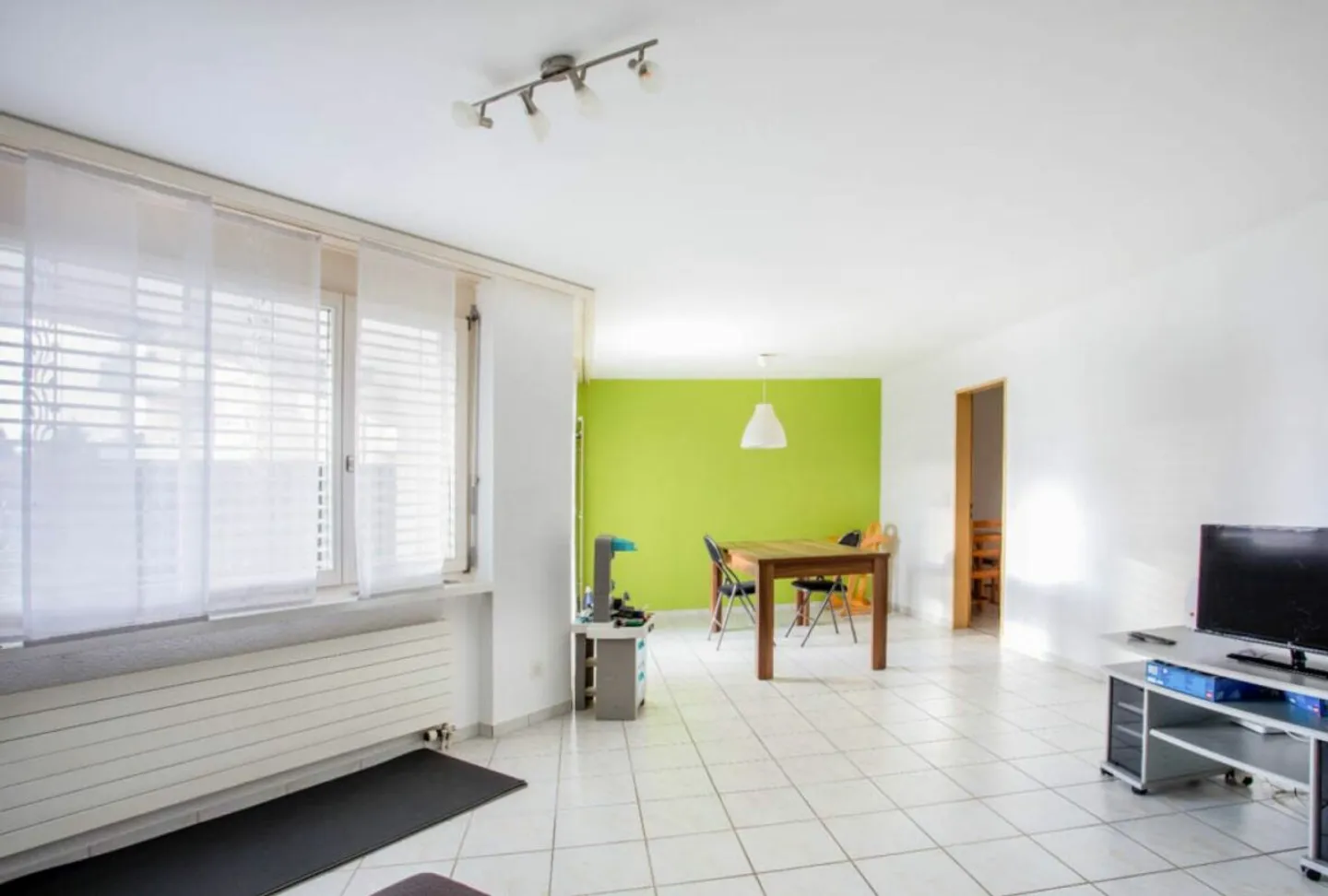 Garden apartment in a child-friendly multi-family house - Photo 9 of 13