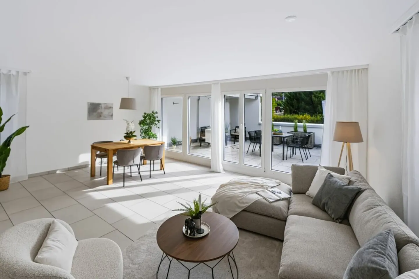 Stilvolle 4.5-Zimmer-Wohnung mit Terrasse - Foto 1 von 13