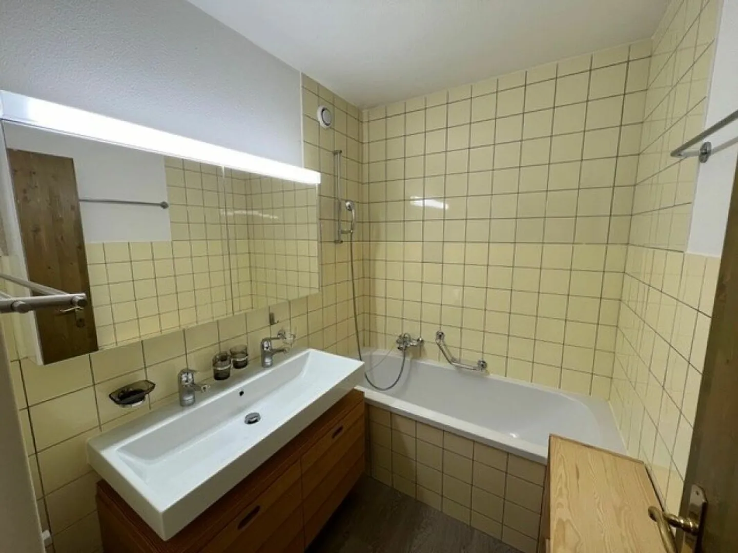 Ampio appartamento di 4,5 stanze (limitato dal 01.05.2026 al 31.10.2026) - Foto 4 di 6