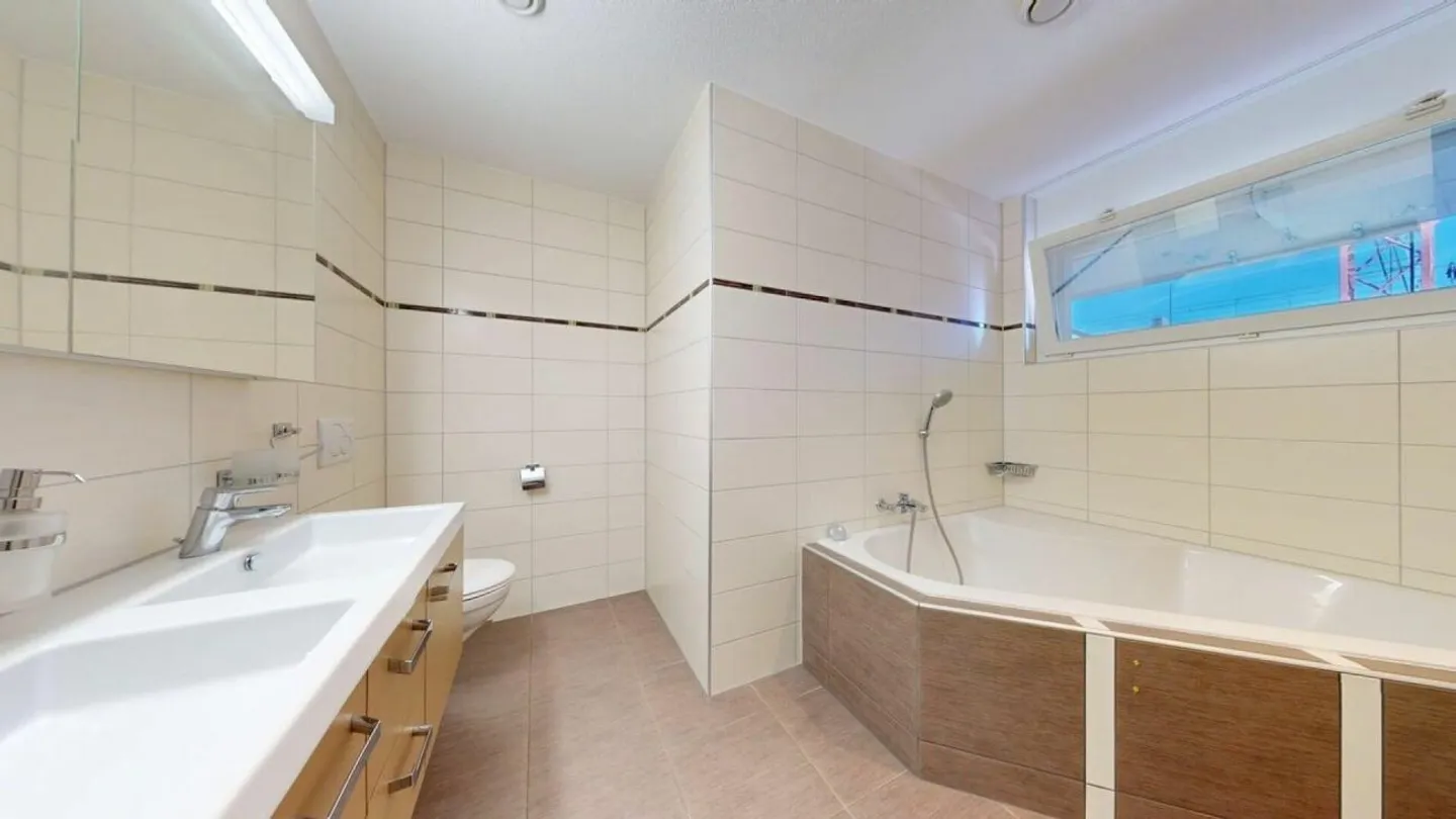 Modern 4.5 Room Apartment with Terrace & Lift in Luterbach - Photo 10 of 13