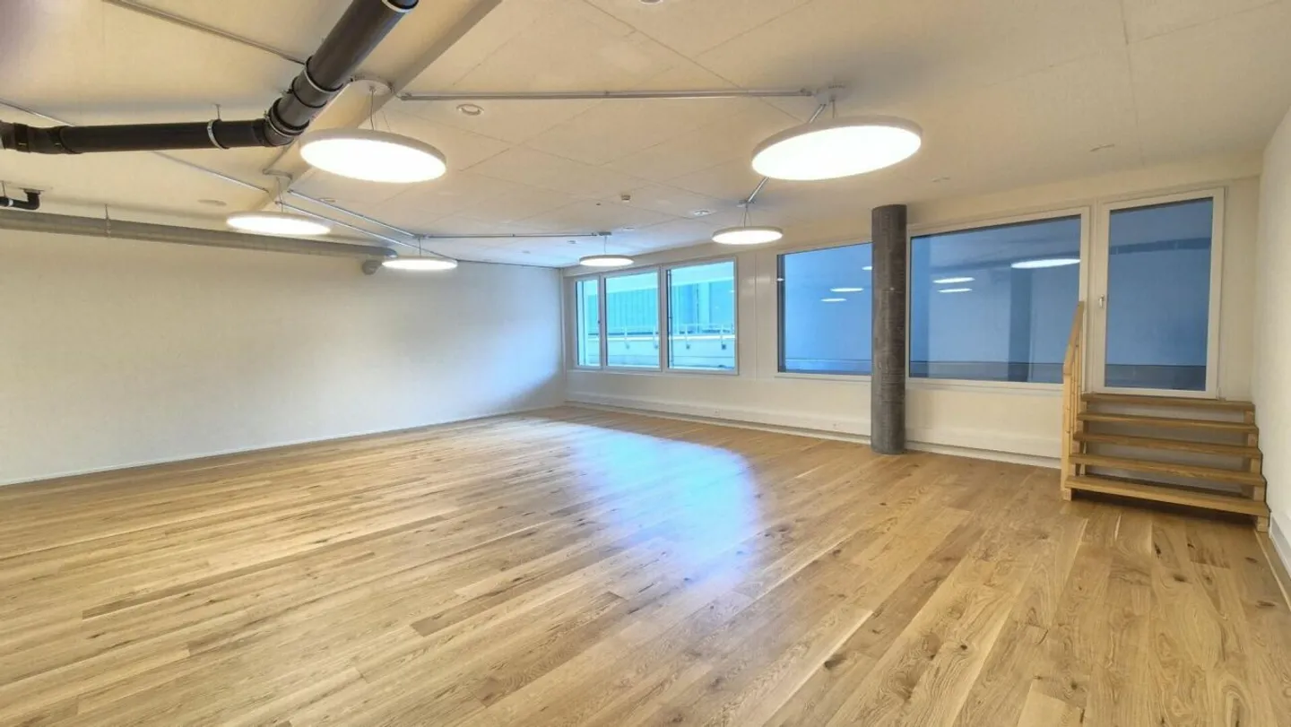 First Rental: Modern Office Spaces for Your Company - Spreitenbach - Photo 1 of 7