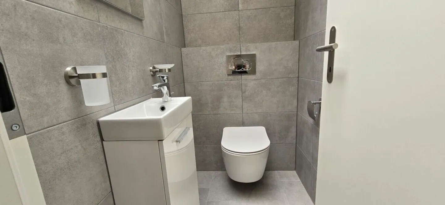 Appartement attrayant de 4,5 pièces avec grande terrasse - Photo 8 sur 9