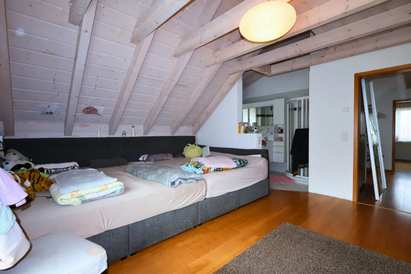 Grosszügiges Einfamilienhaus mit Pool - Foto 13 von 13