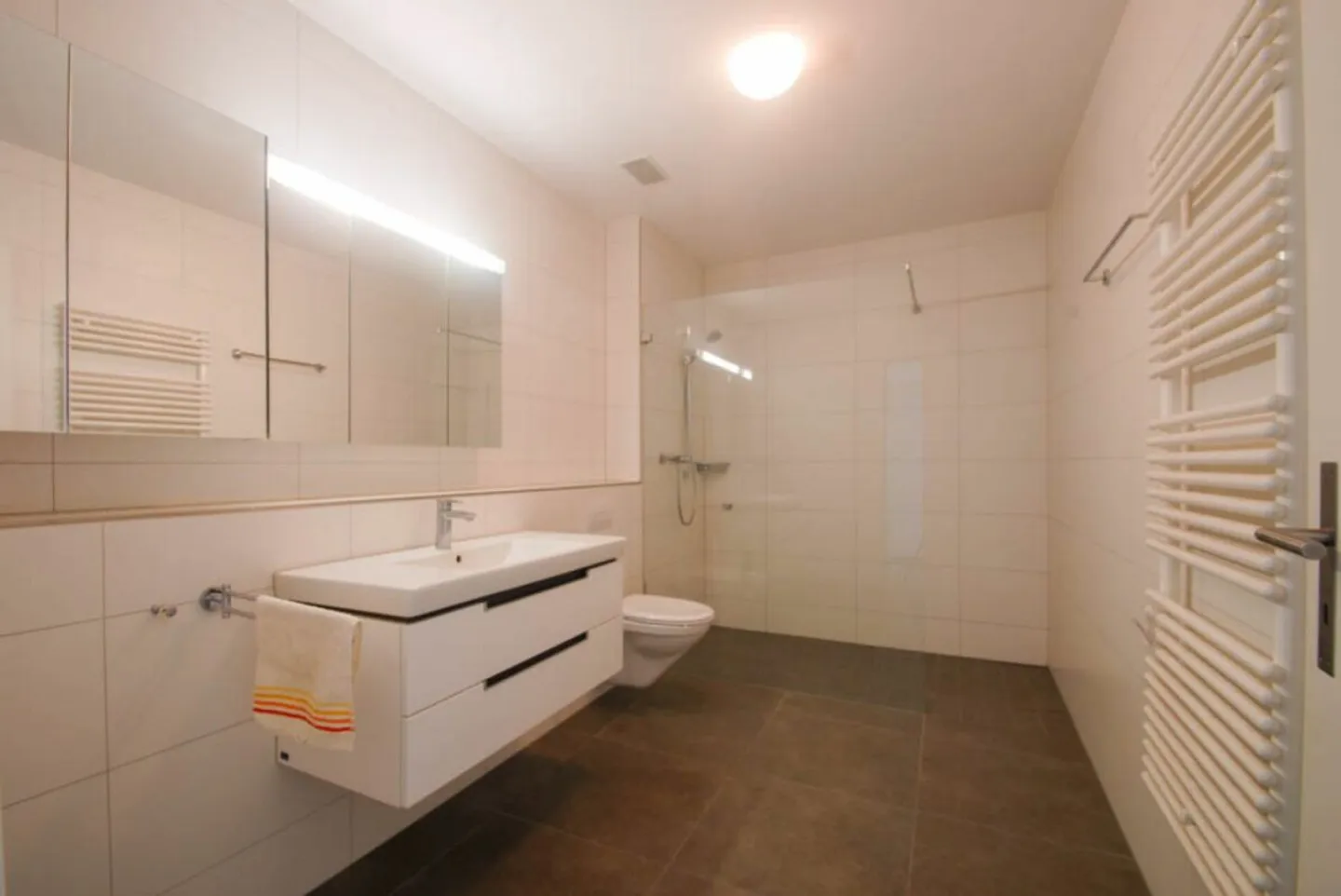 Sonnige Wohnung mit Balkon - Foto 8 von 11