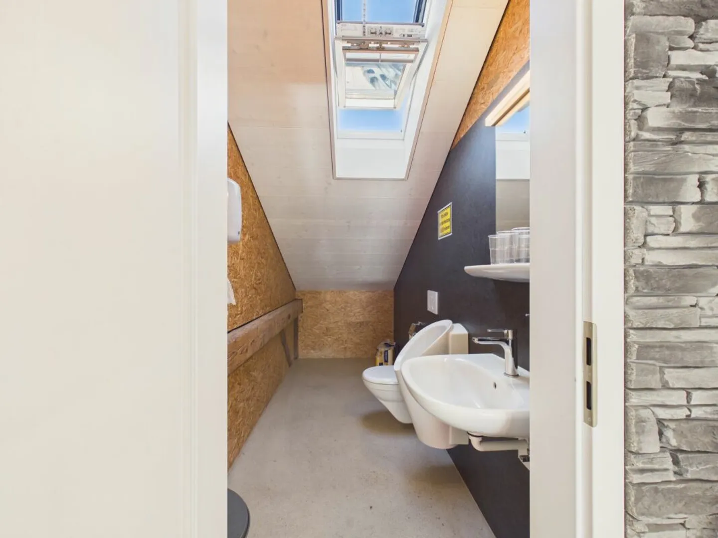 Charmante Ladenfläche mit Historischem Flair in Uitikon Waldegg - Photo 9 of 13