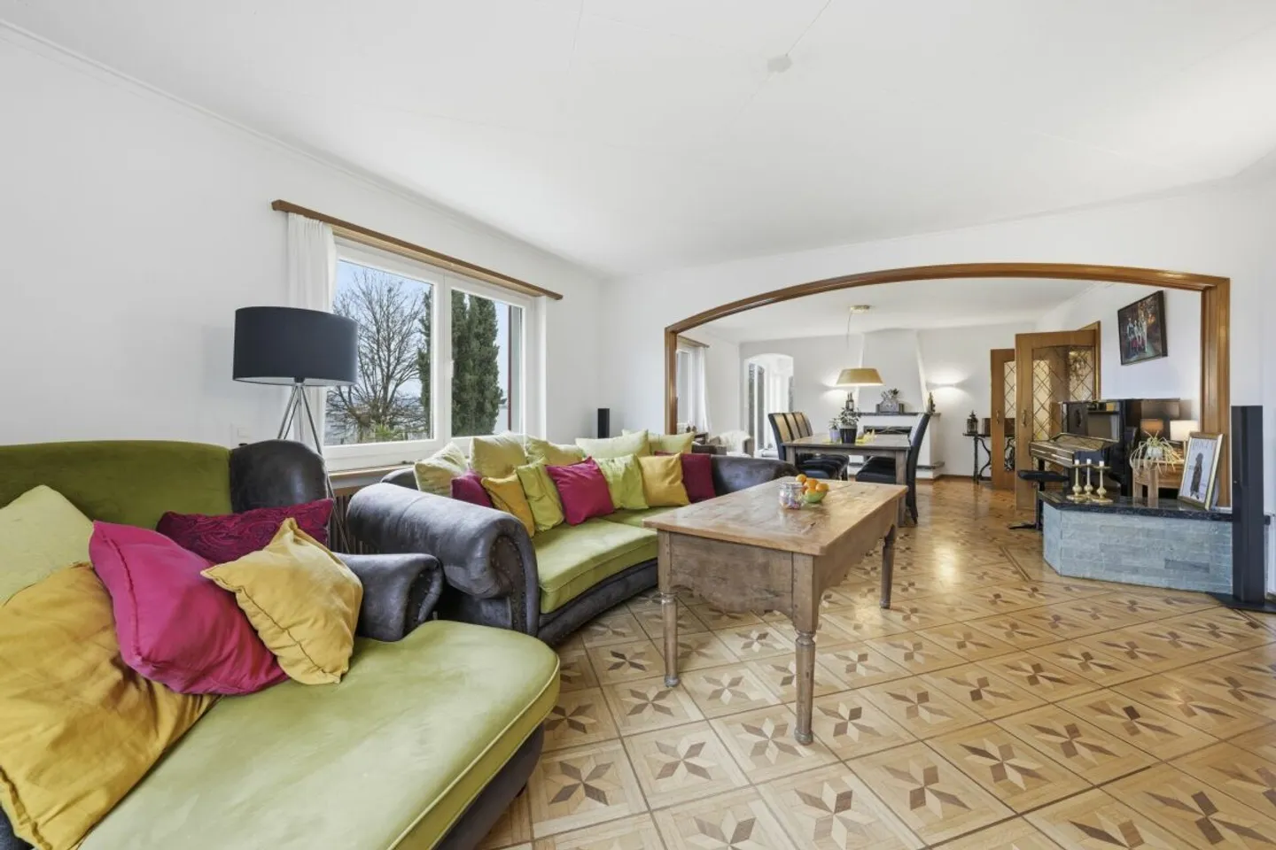 Proprietà unica con piscina naturale, vigneto e oasi spa nella posizione da sogno di Klingnau - Foto 5 di 13