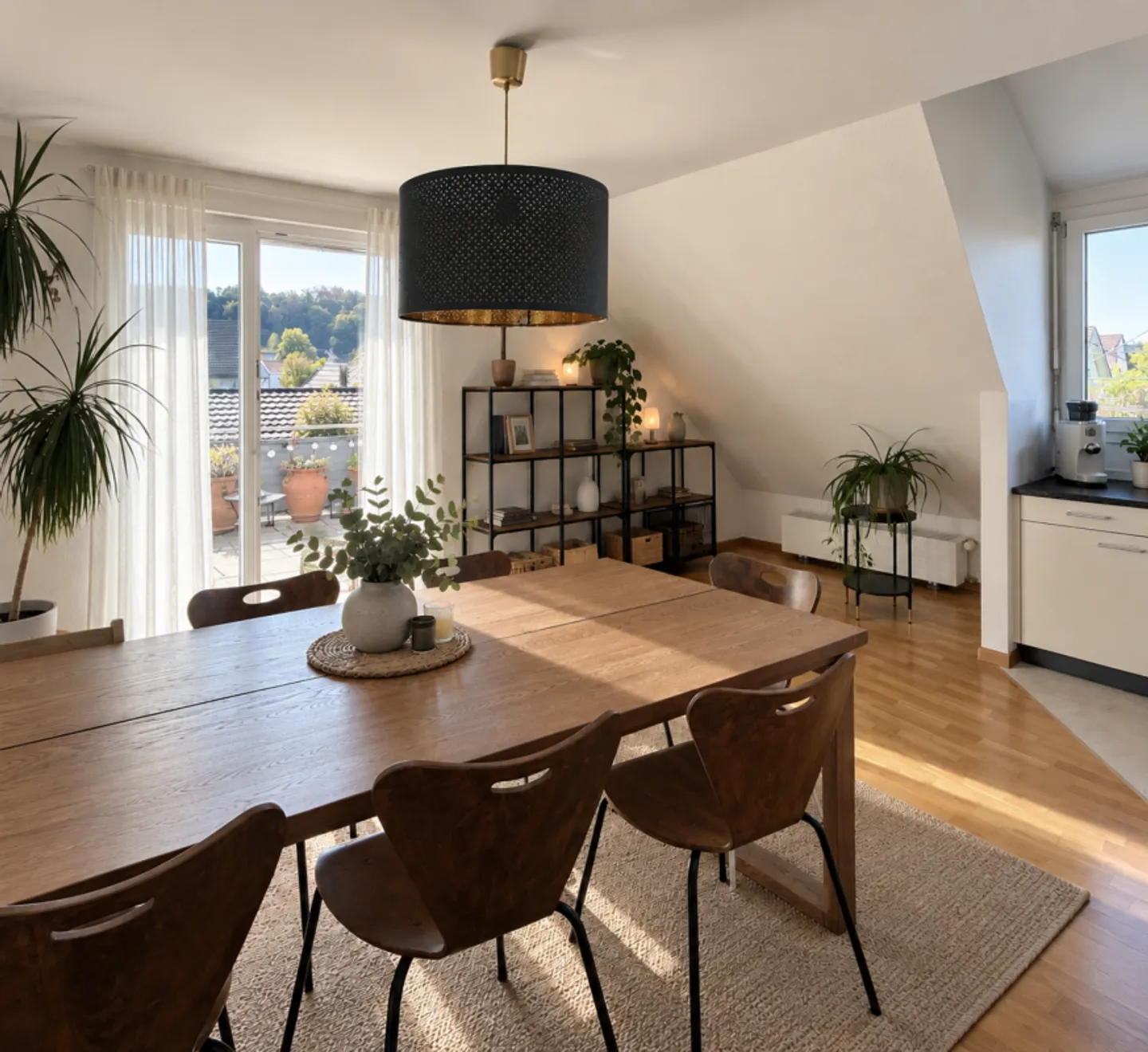 Quiet living, centrally connected - bright 4-room maisonette with large balcony in Muttenz - Photo 1 of 13