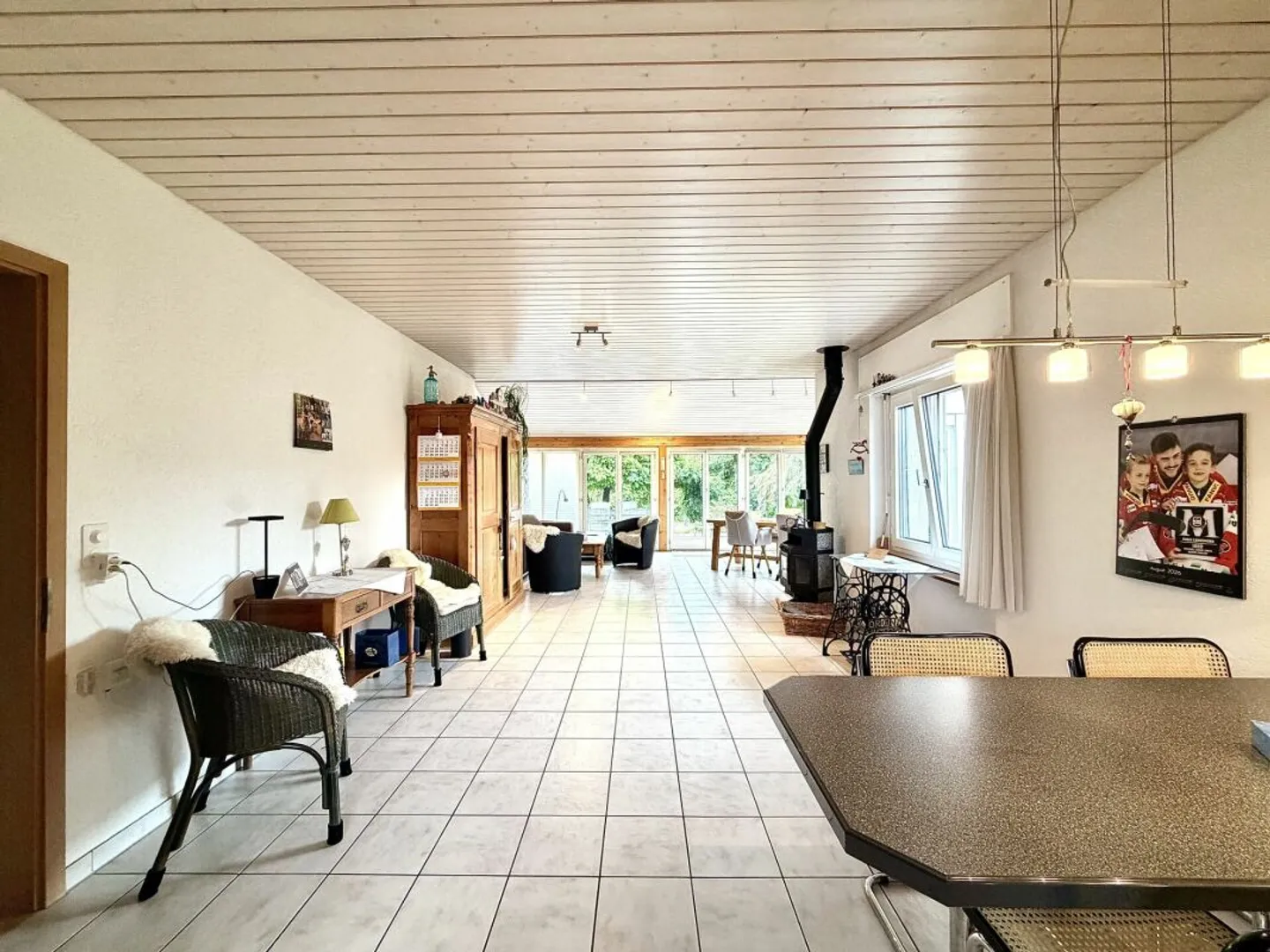 Attraktives Einfamilienhaus mit gepflegtem Garten! - Foto 3 von 12