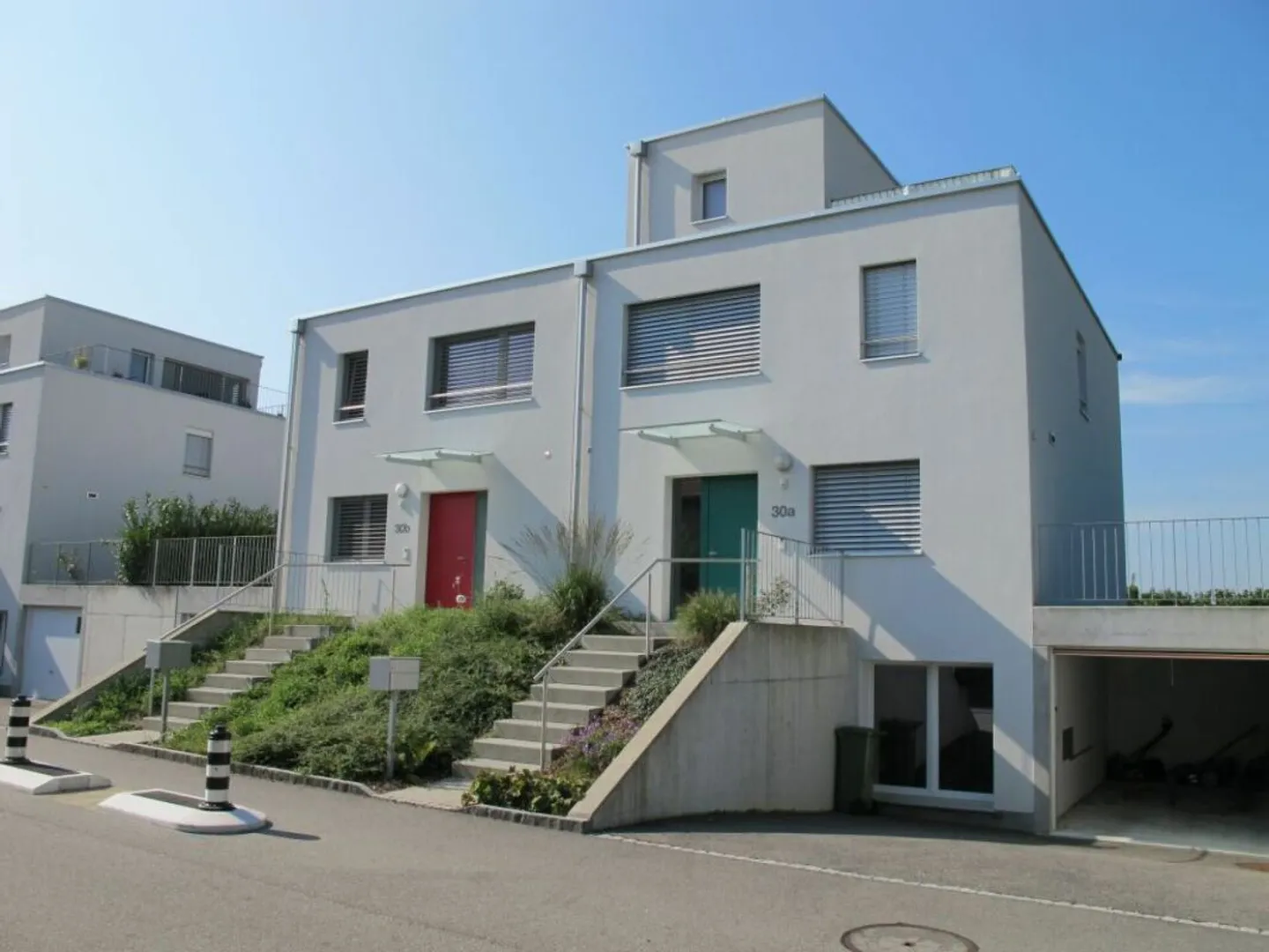 Wohlfühlen leicht gemacht - schönes Doppeleinfamilienhaus mit Garten - Foto 1 di 6