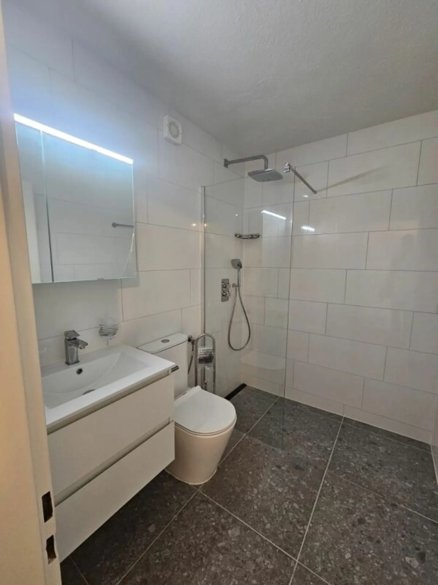 Bright 3-room apartment for rent in the center - Photo 6 of 6