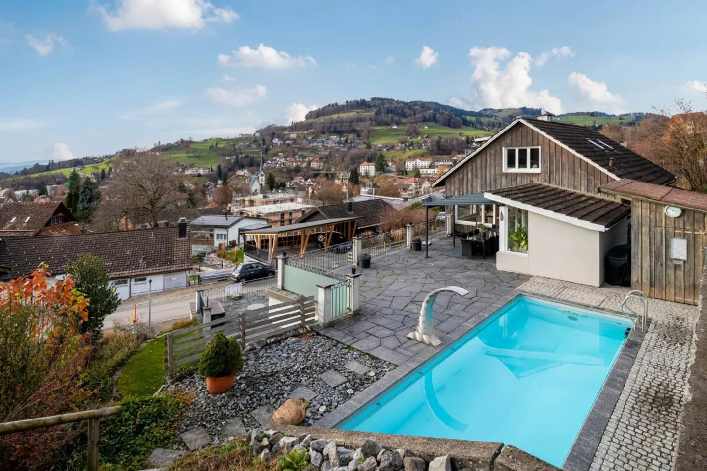 Complètement rénové, avec piscine et vue imprenable ! - Photo 8 sur 13