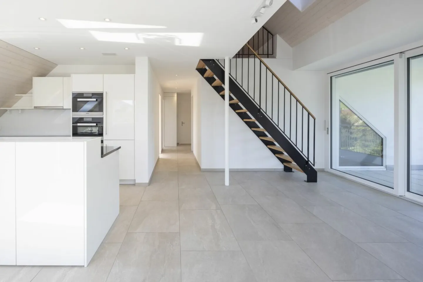 Appartamento da sogno di 3,5 stanze con galleria e balcone - Foto 5 di 13