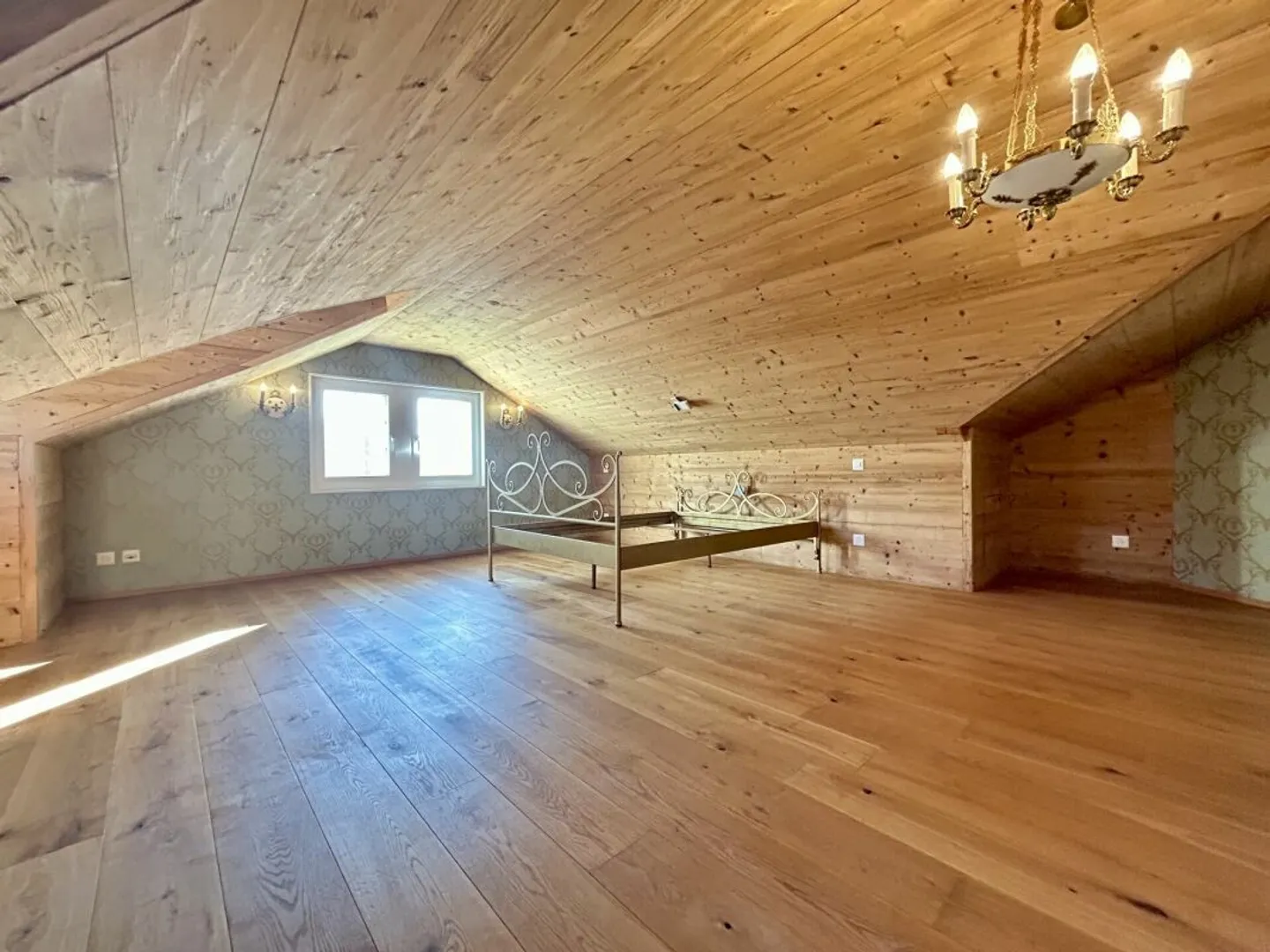 Historical Mountain House with Modern Interior in a Quiet Panoramic Location - Photo 9 of 13