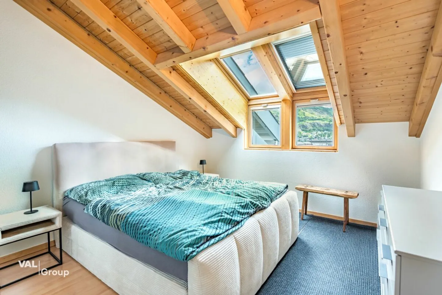 Character, Light and Mountain View: 4½-room attic apartment in the center of Visp - Photo 5 of 13