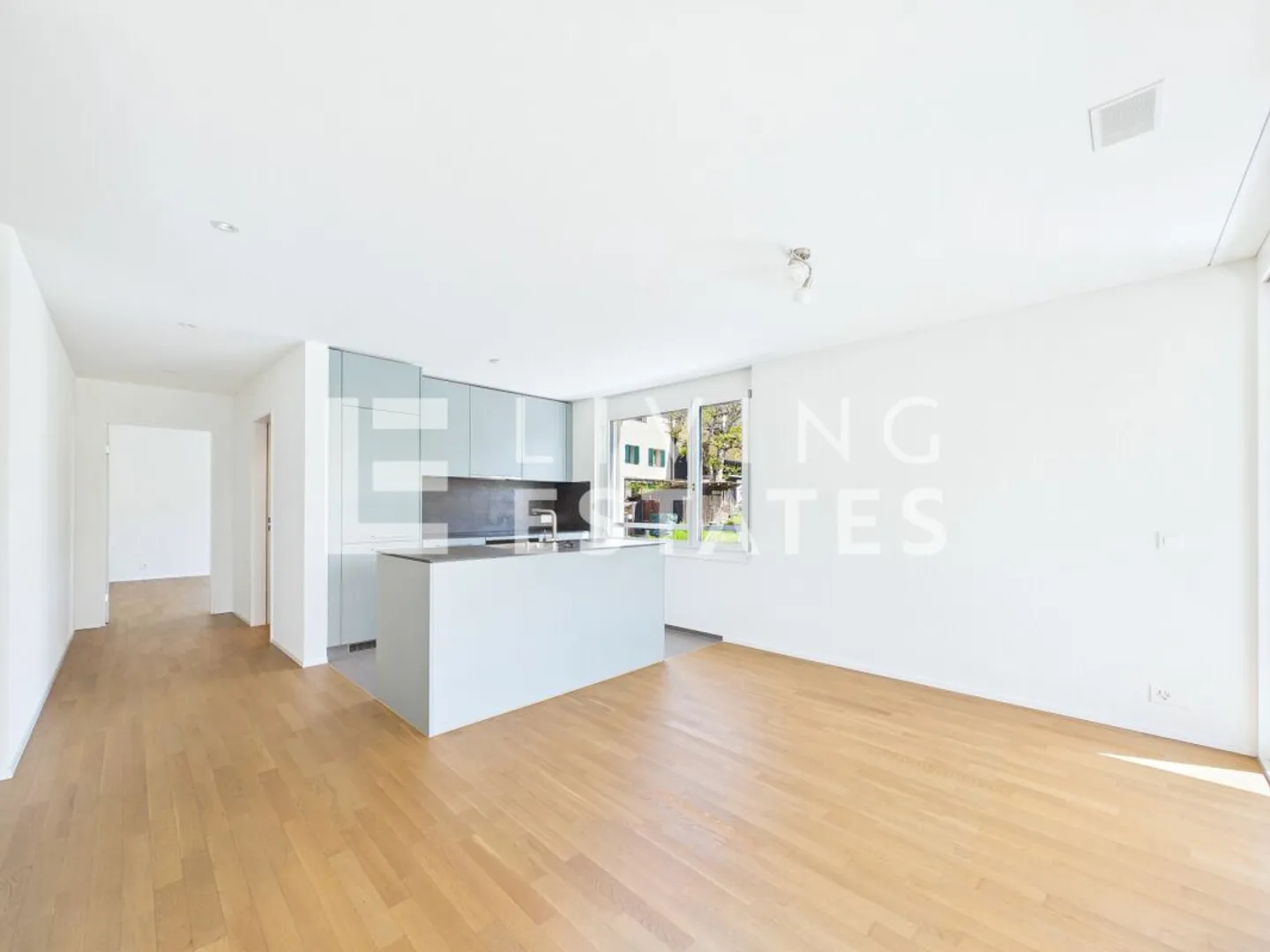 NEUWERTIG - STILVOLL - EINZUGSBEREIT - Photo 1 sur 13