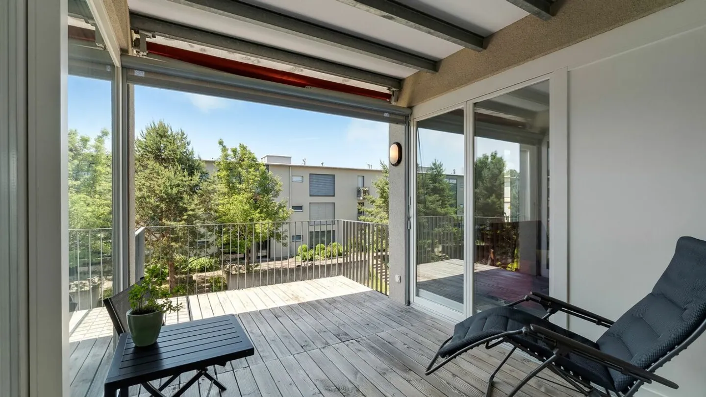 Sunny Dream Home - Photo 5 of 6
