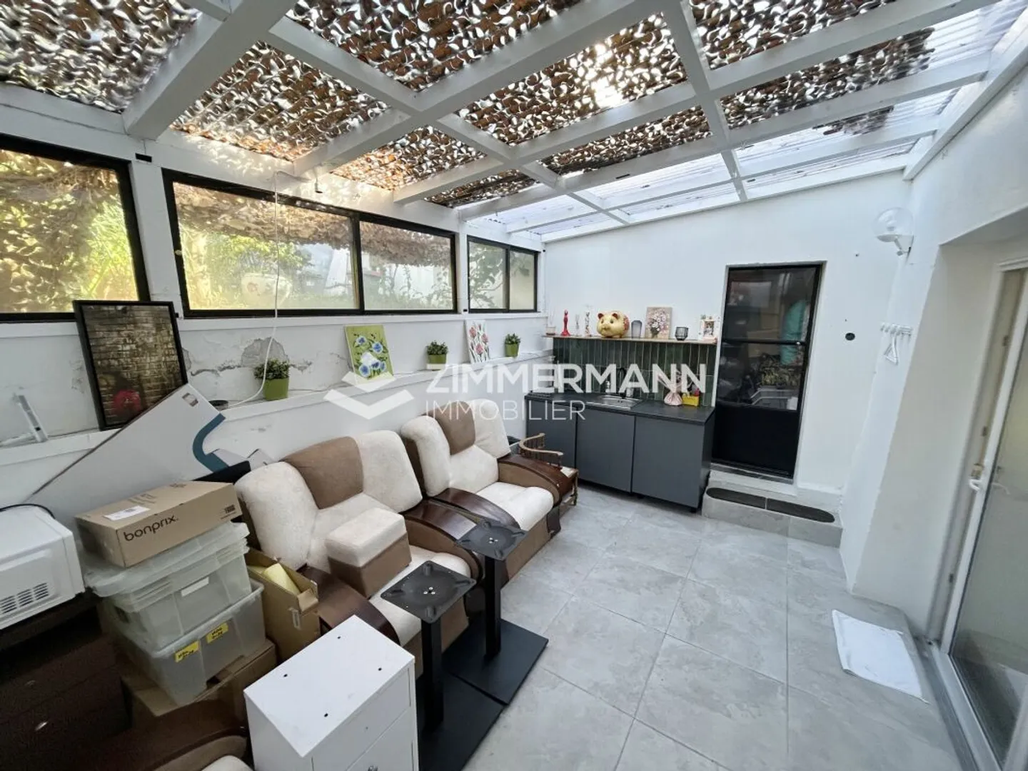 Spacious house with veranda, garden and outbuilding - just minutes from Geneva - Photo 7 of 9