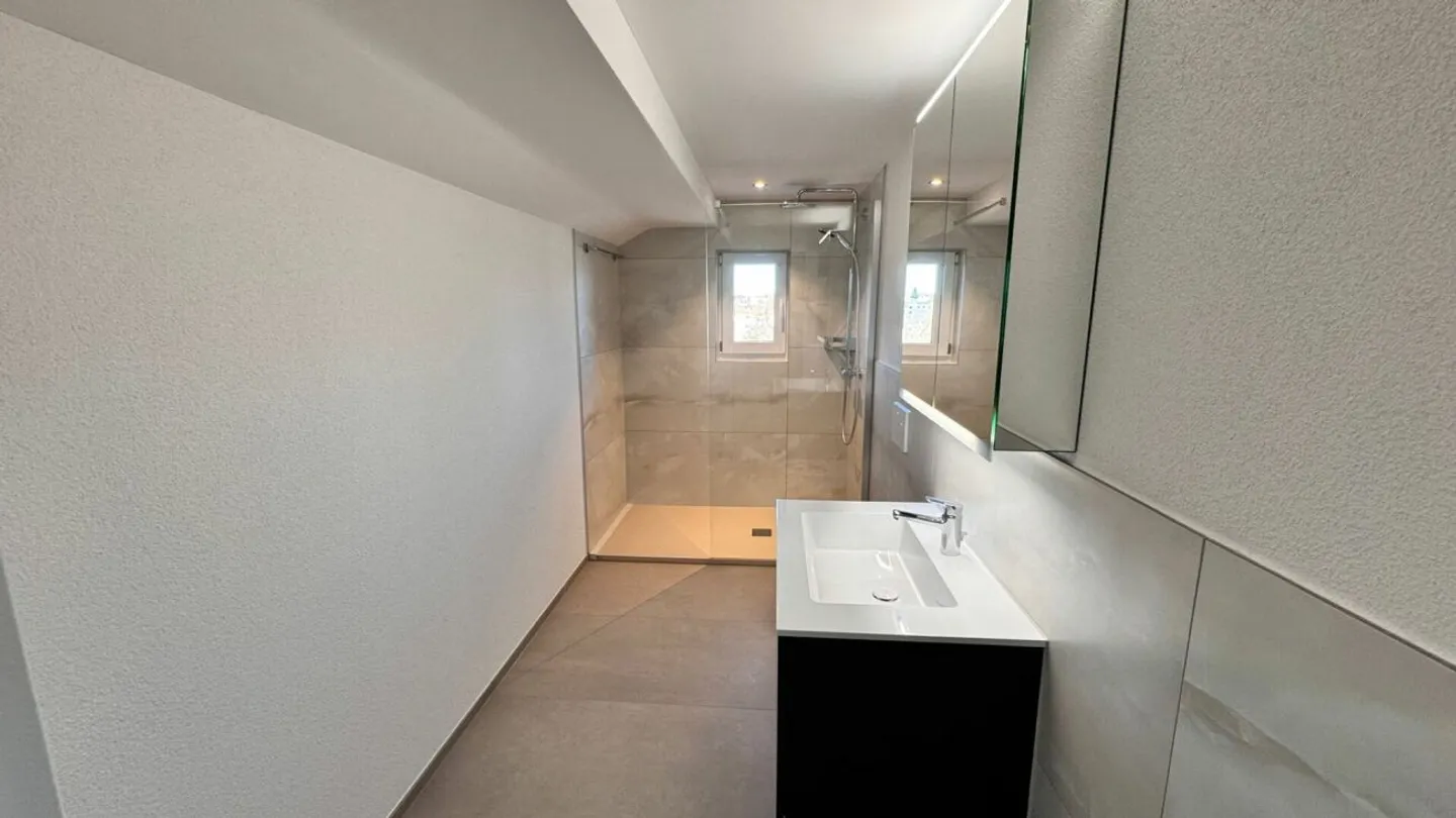 Luxuriöse Attika-Wohnung mit Lift - Foto 10 von 11