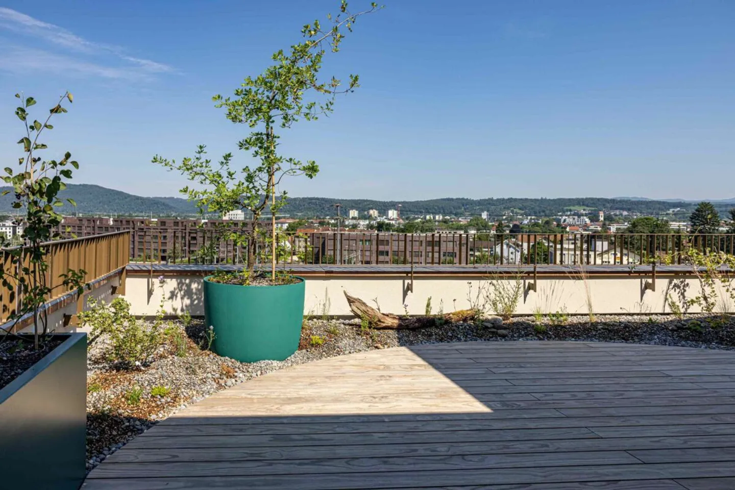 Exklusive 3.5-Zimmer-Neubau-Attikawohnung im Erstbezug - Wohnen wie in den Ferien - Foto 5 di 13